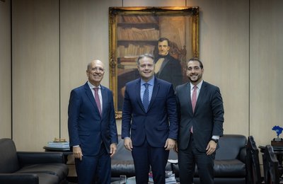 Prefeito Ronaldo Lopes leva reivindicações do povo de Penedo para Brasília