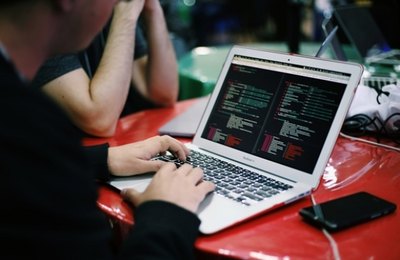 Aplicativo móvel para plataforma Economiza Alagoas investe em experiência do usuário