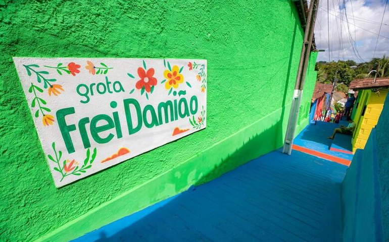 Governador inaugura obras de mobilidade urbana na Grota de Frei Damião