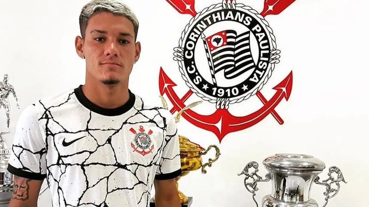 Jovem que morreu durante encontro com jogador é filha de segurança do presidente do Corinthians, diz PM