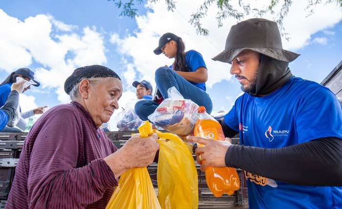 Prefeitura de Traipu entrega peixes e alimentos da Semana Santa para famílias do município