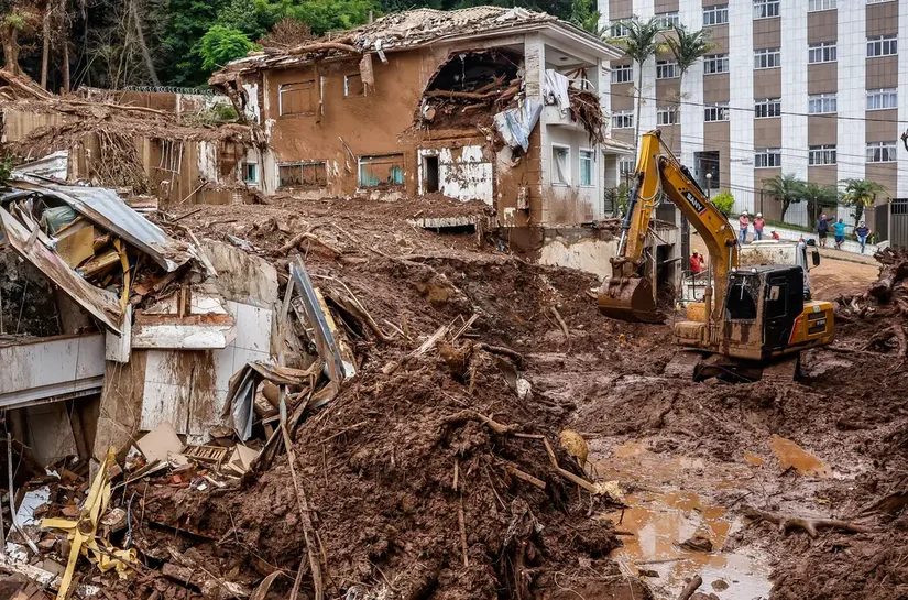 Sobe para 72 o número de mortos nas chuvas em Minas Gerais
