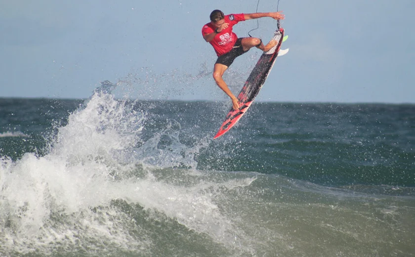 Com apoio do Governo de Alagoas, praia do Francês recebe Campeonato Alagoano e Taça Brasil de Surf