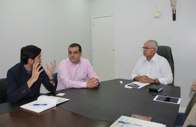 Rogério Teófilo recebe novos investidores da mineradora Vale Verde