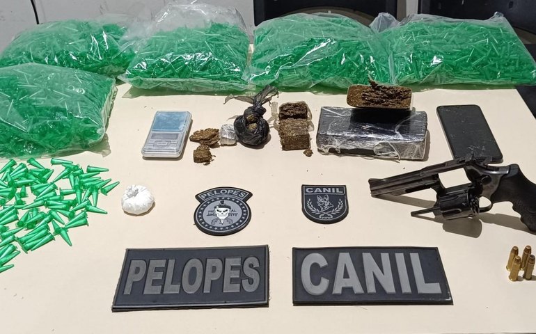 PM apreende 27 armas e 33 quilos de drogas durante a semana em Alagoas
