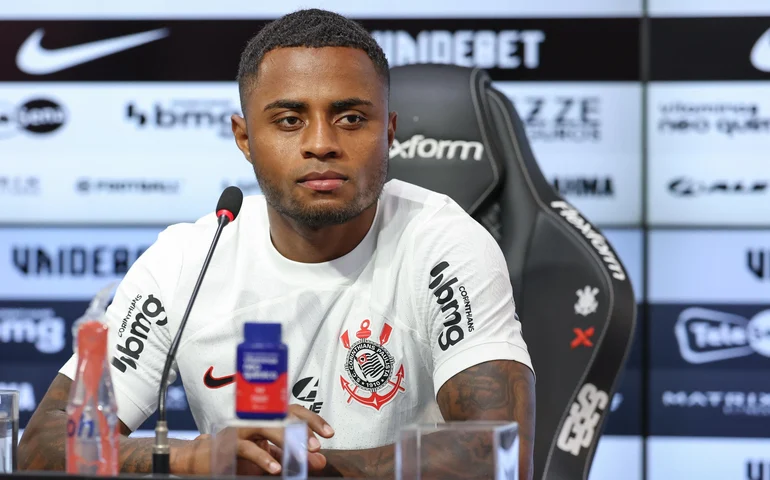 Palácios treina e pode reforçar Corinthians na Copa do Brasil; Coronado e Fausto são dúvidas