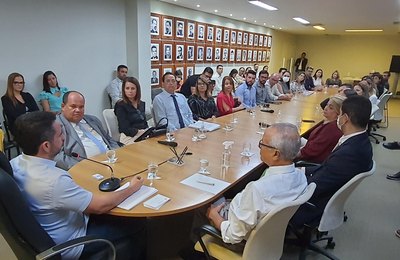 Paulo Dantas recebe gestores de unidades de saúde e defende mutirões de atendimento
