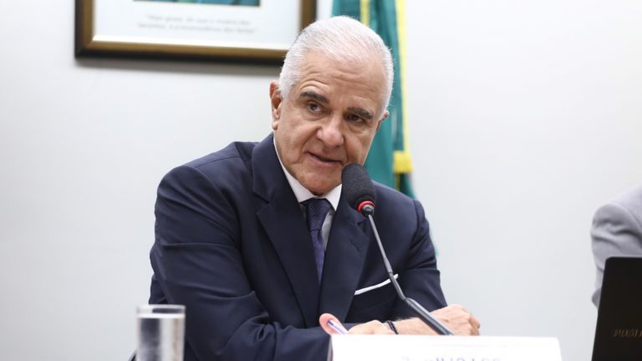 Frentes parlamentares criticam fim da 'taxa das blusinhas' e denunciam concorrência desleal
