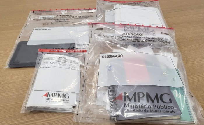 Material apreendido na operação policial Material apreendido na operação policial