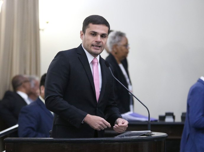 Deputador Alexandre Ayres destaca 4 anos de fundação do Hospital Metropolitano