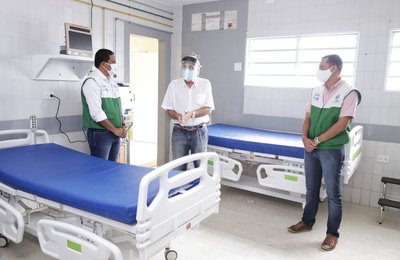 Prefeito Júlio Cezar visita UPA de Palmeira e Hospital Santa Rita