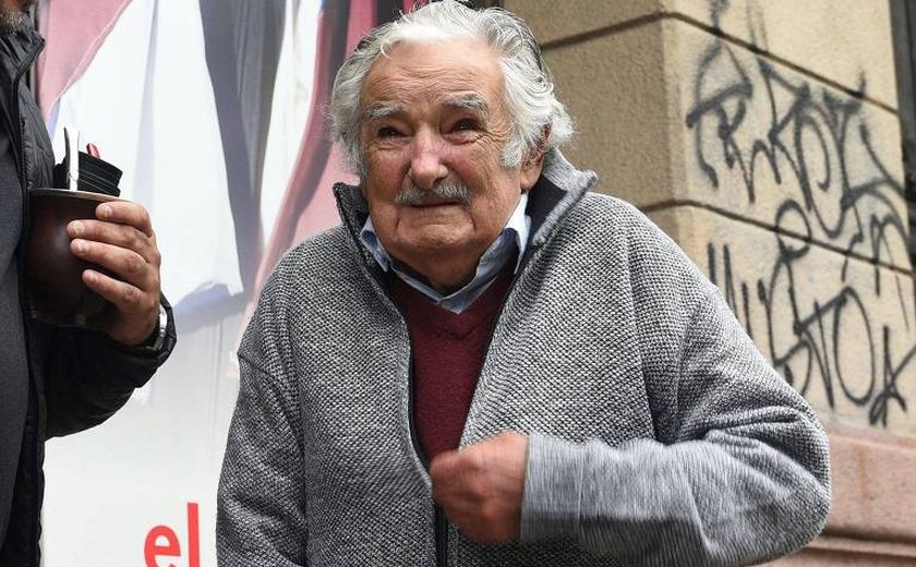 Mujica descarta tratar tumor fora do Uruguai e agradece apoio: 'Vou continuar com a minha vida normalmente'