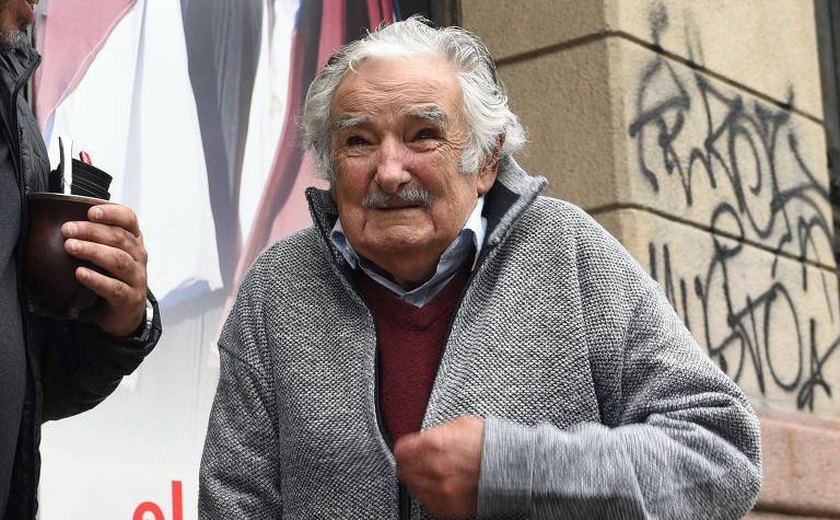 Mujica descarta tratar tumor fora do Uruguai e agradece apoio: 'Vou continuar com a minha vida normalmente'