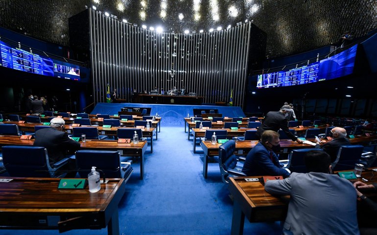 Governo faz acordo no Senado para isentar de IR investidor estrangeiro