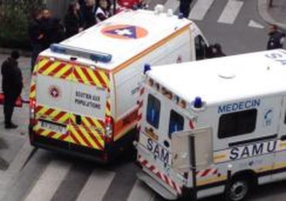 Diretor do Charlie Hebdo e três cartunistas morreram no ataque ao jornal francês