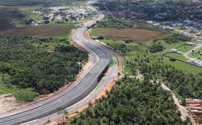 Foliões se deslocam para curtir Carnaval nos quatro cantos de Alagoas