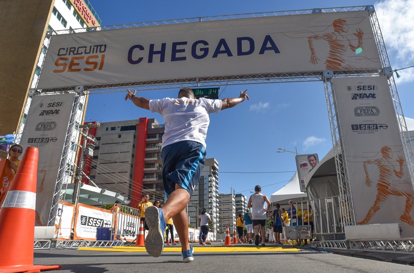 Campeões do Circuito Sesi 10k são premiados em Maceió