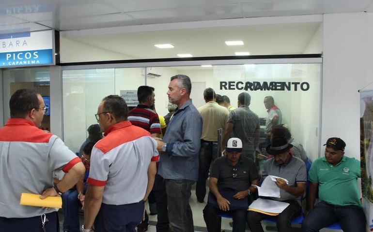 Arsal orienta motoristas sobre o recadastramento para transporte complementar intermunicipal