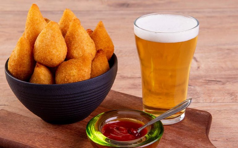 Cerveja e salgadinhos vão movimentar varejo físico e delivery em jogos da Copa