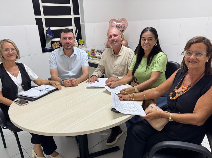 Prefeitura de Anadia concede reajuste acima do piso nacional aos professores e demais profissionais da educação