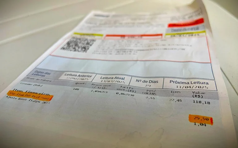 Alagoanos pagam até 40% da conta de luz em taxa de iluminação pública; entenda como a tarifa é calculada