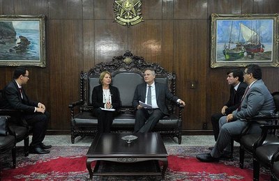 Renan promete empenho na liberação de recursos para a Ufal