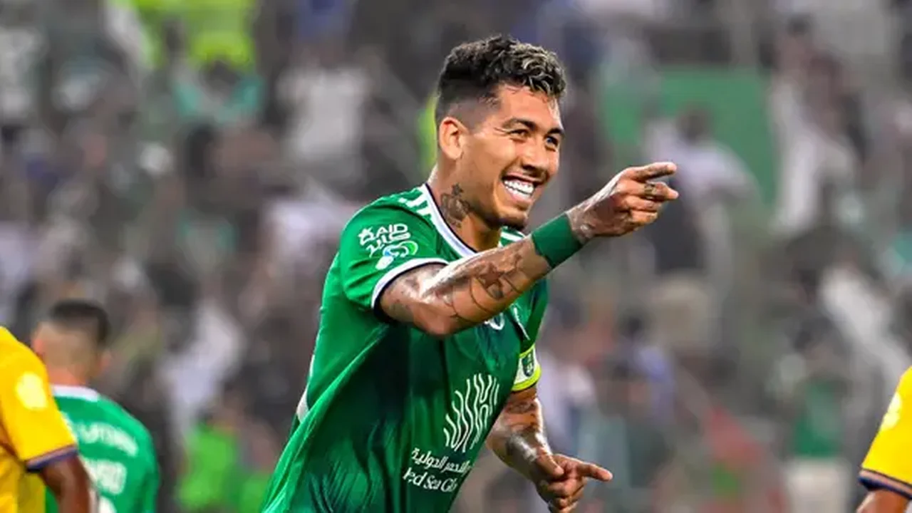 Roberto Firmino faz hat-trick na estreia do Al-Ahli no Campeonato da Arábia Saudita