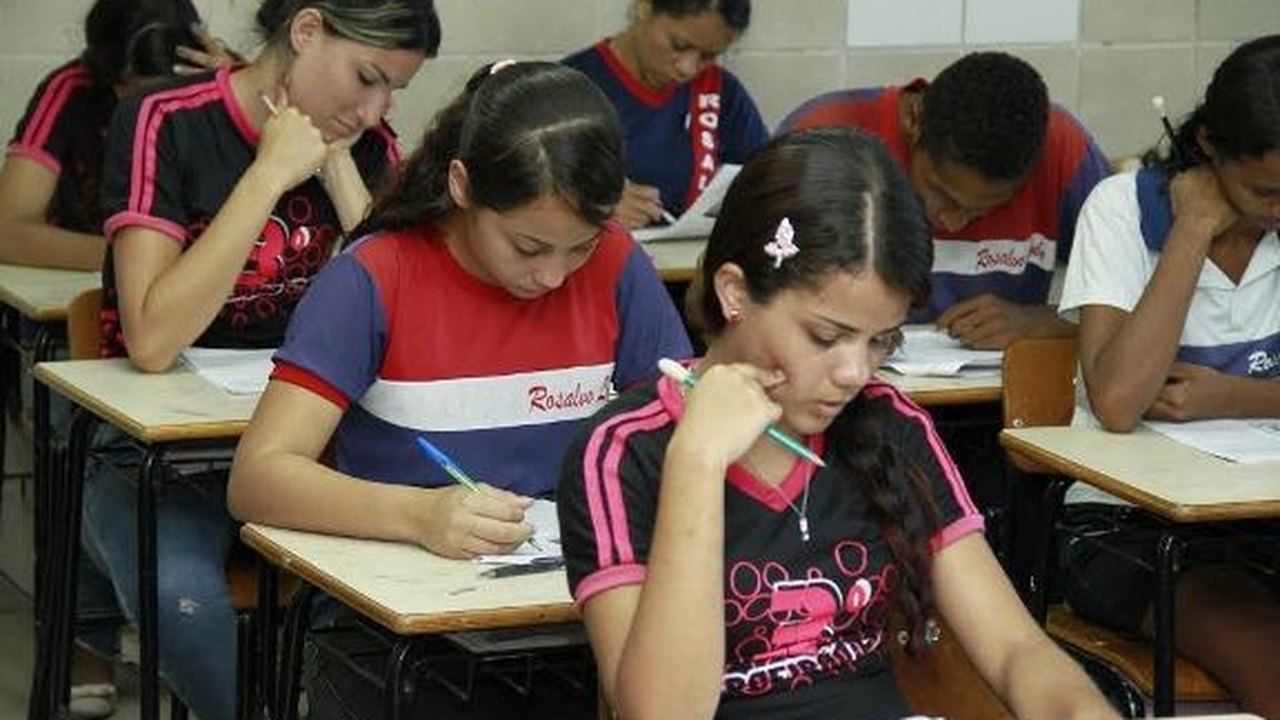Vinte e sete mil estudantes participam de primeiro simulado para o Enem