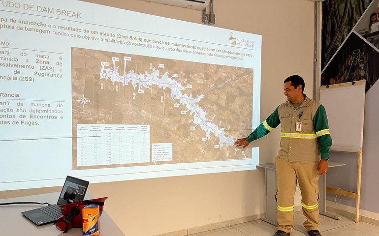 Estudantes da UFPE visitam mina e planta de beneficiamento da MVV e ficam encantados