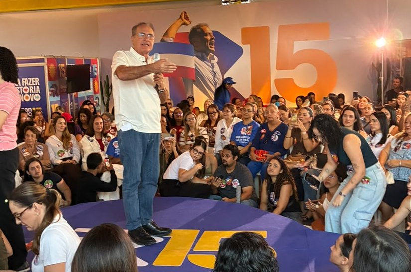 Mulheres reforçam apoio a Renan Calheiros durante encontro em Maceió