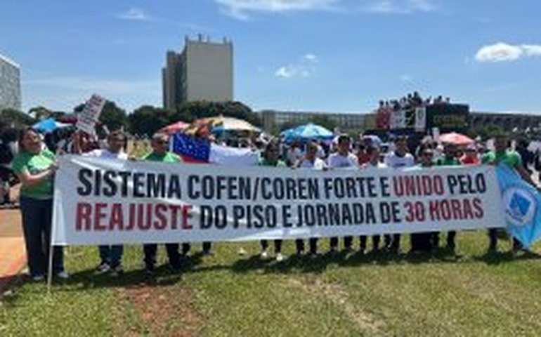 Coren Alagoas marcou presença em ato de reajuste por jornada de 30h