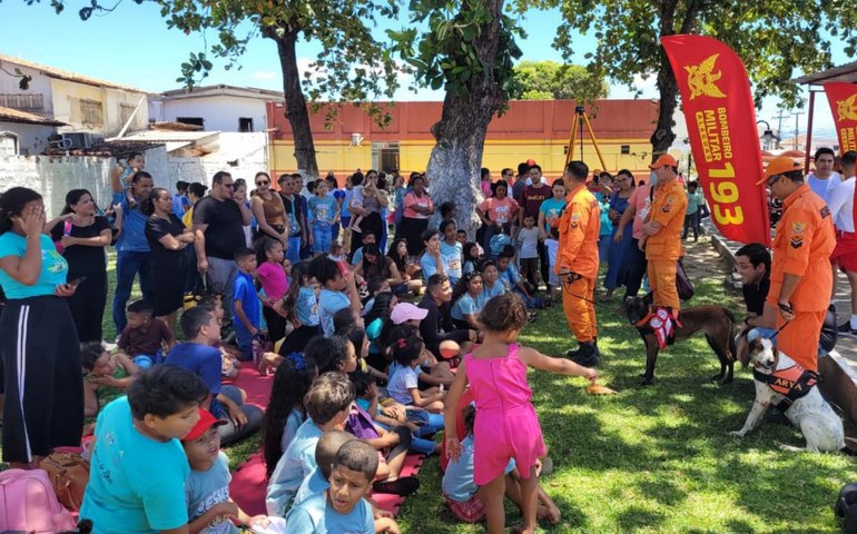 Corpo de Bombeiros inicia programação especial para a Semana da Criança