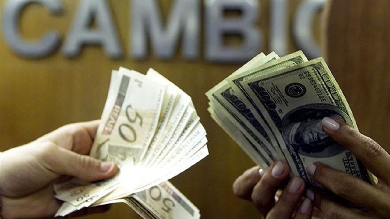 Câmbio para 2022 cede R$ 5,40 para R$ 5,30, projeta Focus