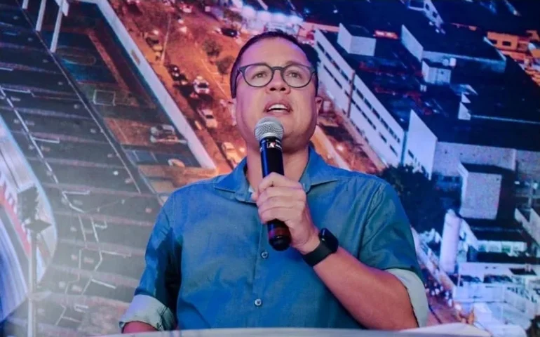 Após 18 anos, comunista volta à Câmara de Maceió: Charles Hebert assume por 120 dias