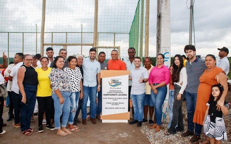 Prefeito Dalminho inaugura quadra poliesportiva no assentamento Jacobina, em Belo Monte