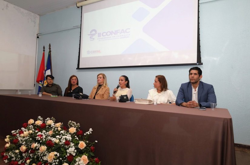 II CONFAC tem início com solenidade de abertura e palestras sobre cuidado farmacêutico e ética em saúde