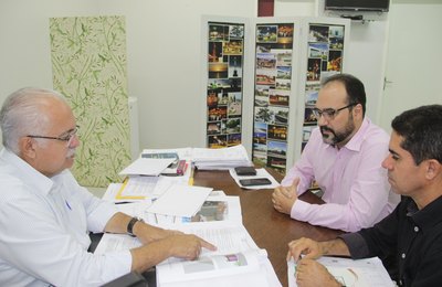 Teófilo e direção do Ifal reafirmam parceria em Arapiraca 