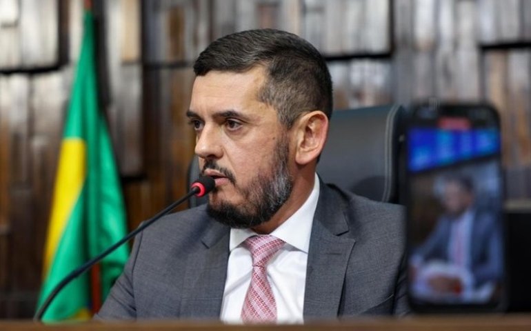 Aliados pressionam por renúncia de Bacellar na Alerj e cogitam nova eleição