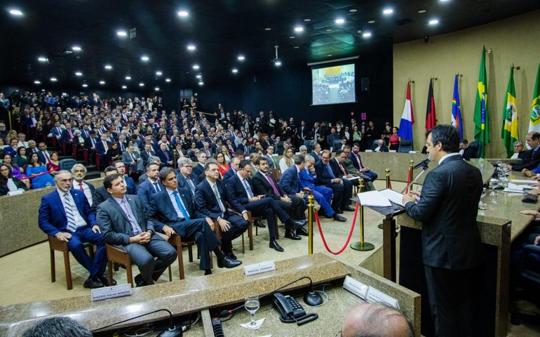 No TRF5, Governador exalta diálogo e parceria entre os poderes