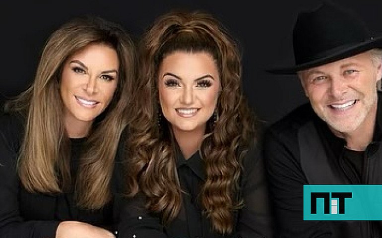 Pai, mãe e filha morrem em acidente aéreo nos EUA; eles eram membros do grupo gospel Nelons