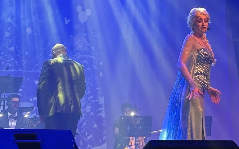 Espetáculo traz a magia da animação Frozen aos palcos do Teatro Gustavo Leite