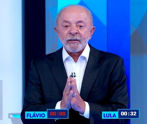 Lula: Enquanto Flávio lambia Trump, abrimos 700 novos mercados