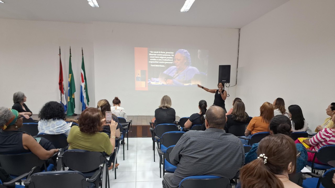 Sesau e Escola de Governo encerram primeira turma da Trilha Formativa da Equidade para profissionais do SUS