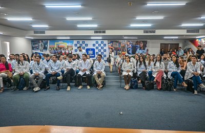 Sesau acolhe 69 novos residentes que irão atuar em unidades da na rede estadual