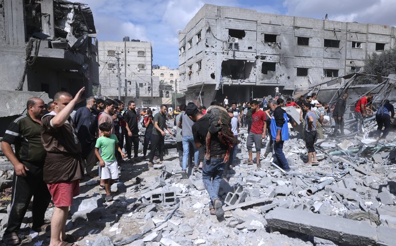 Bombardeio de Israel mata ao menos 40 palestinos em campo de refugiados em Gaza