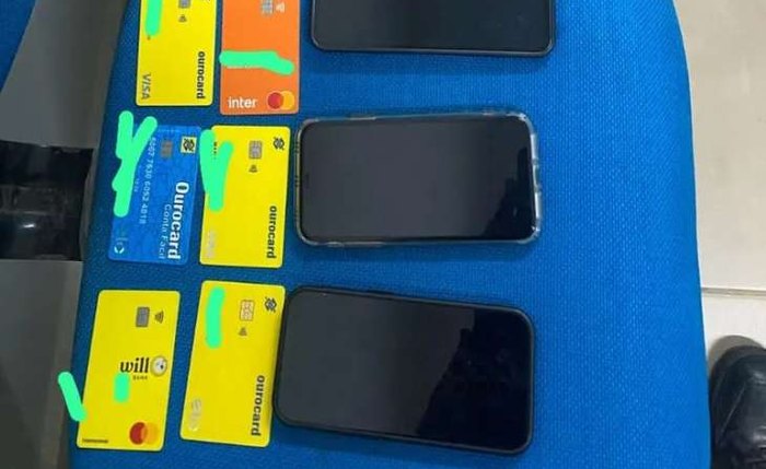 Dentre os objetos furtados estavam celulares, cartões e documentos