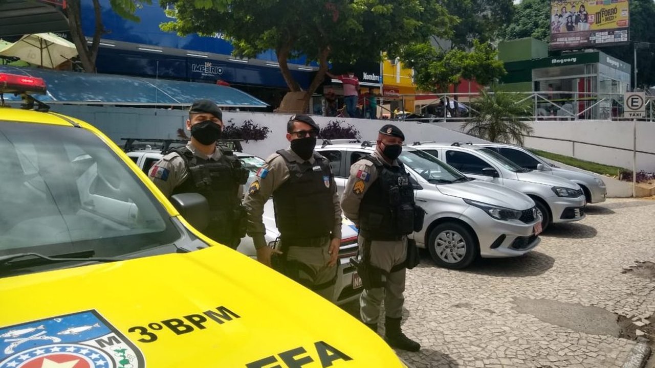 Bandidos arrombam clínica de saúde nesta madrugada