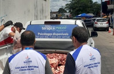 Vigilância Sanitária recolhe 120kg de carne estragada na feira do Tabuleiro