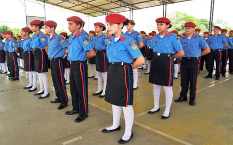 Estabelecidas normas do Programa Nacional das Escolas Cívico-Militares