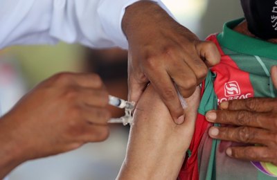  Prefeitura de Coruripe realiza vacinação de todos os idosos que ainda não tomaram a 2ª dose